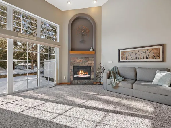 1027 River Place BOULEVARD, Waukesha, WI 53189