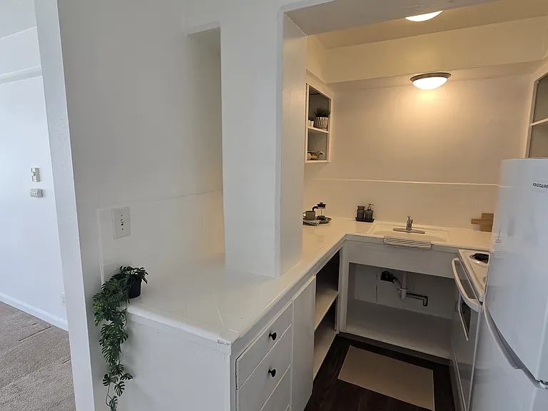 University View Apartments — Photo 19
