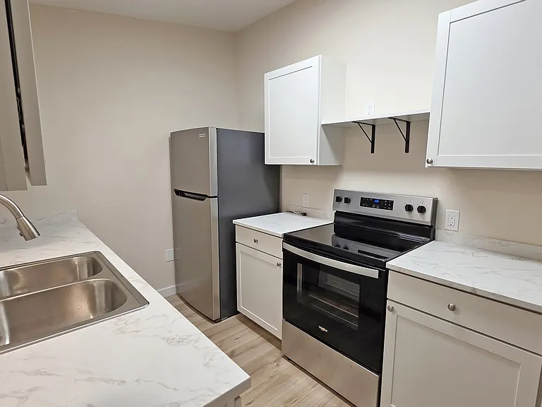 5325 Desoto Pl #B — Photo 8