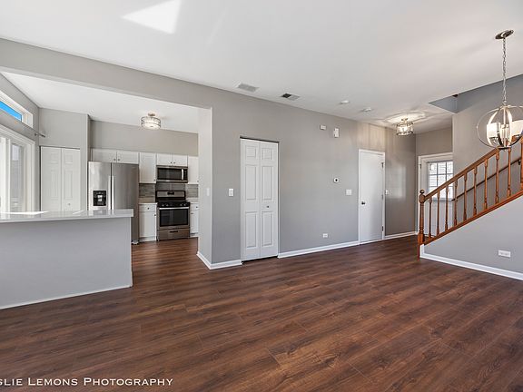 2nd image of 1204 Arapaho Ct