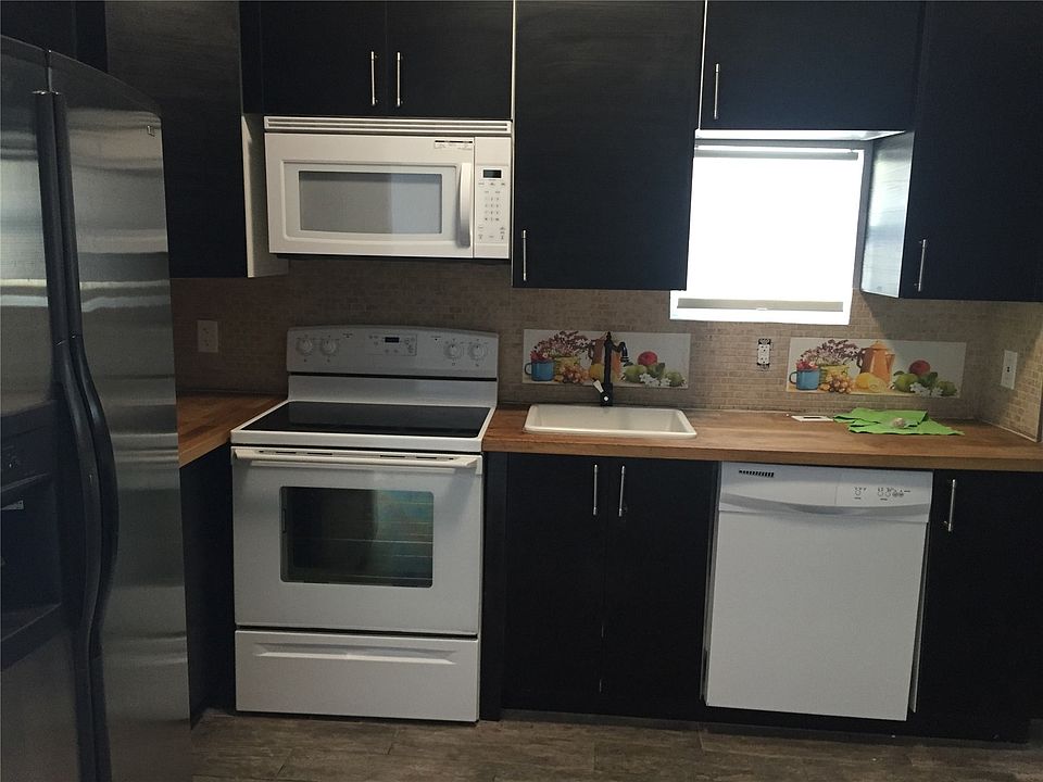 2nd image of 3451 Margaret St