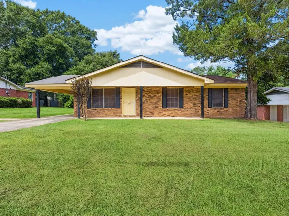 303 Mittie St, Collins, MS 39428