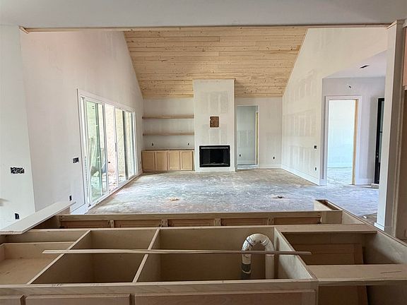 4th image of 171 Shortleaf Ln