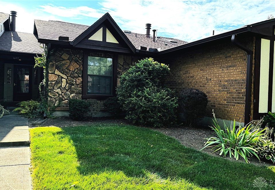 1st image of 642 Pine Needles Dr