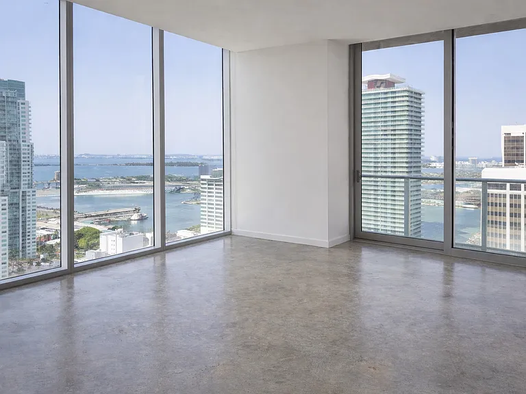 151 SE 1st St #Penthouse 02 — Photo 9