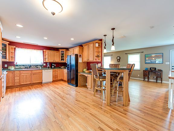 5th image of 7529 NW Deane Hill Dr