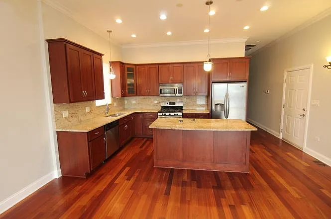 3110 W Belmont Ave #2W — Photo 2
