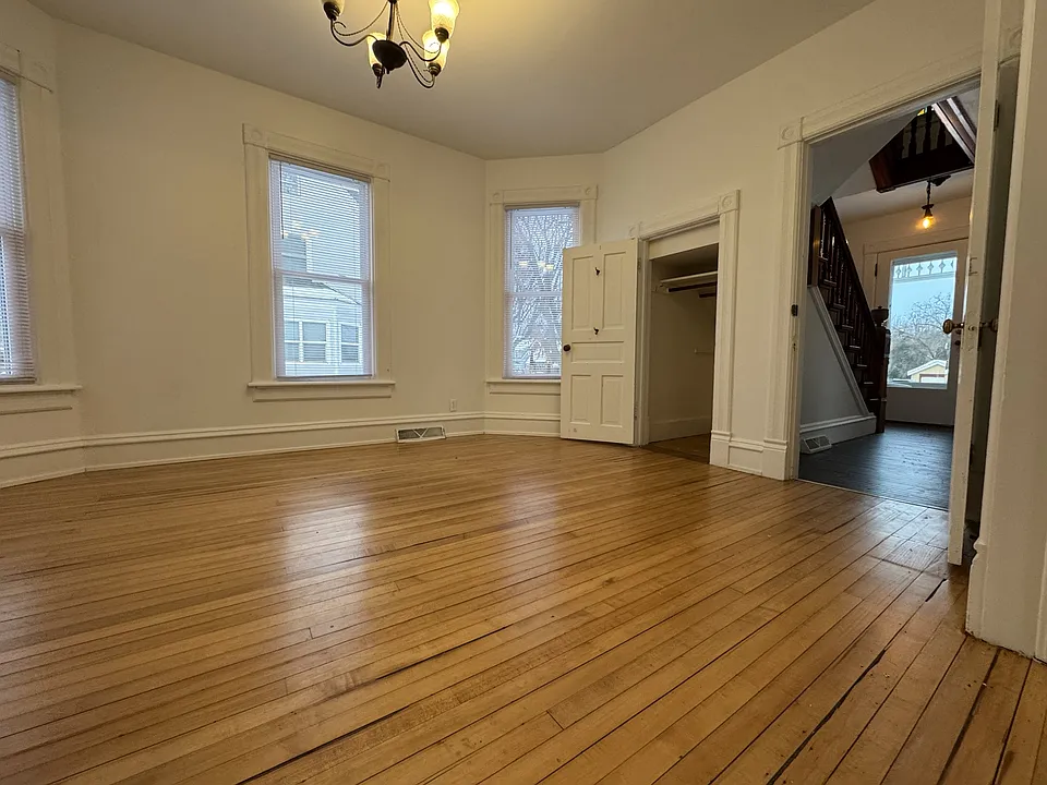 122 North St