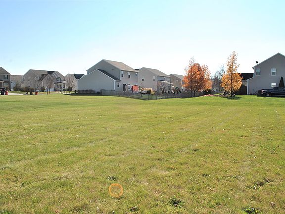 3rd image of 5942 Aquamarine Dr