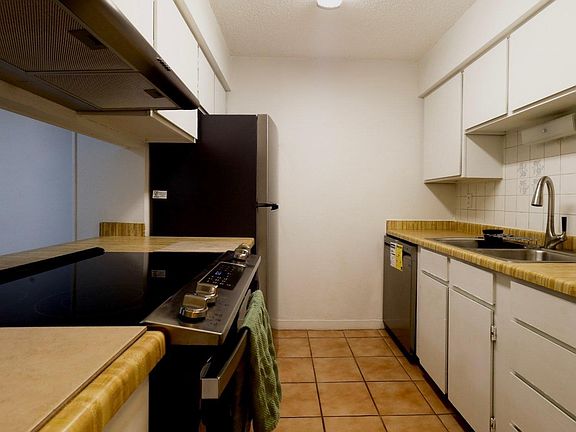3rd image of 3853 Montgomery Blvd NE APT 1038