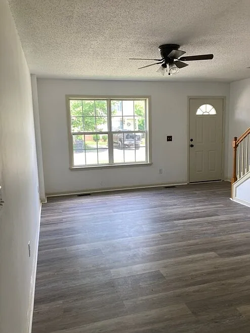2 bed, 1.5 bath, 1100 sqft, $1,495 — Photo 4
