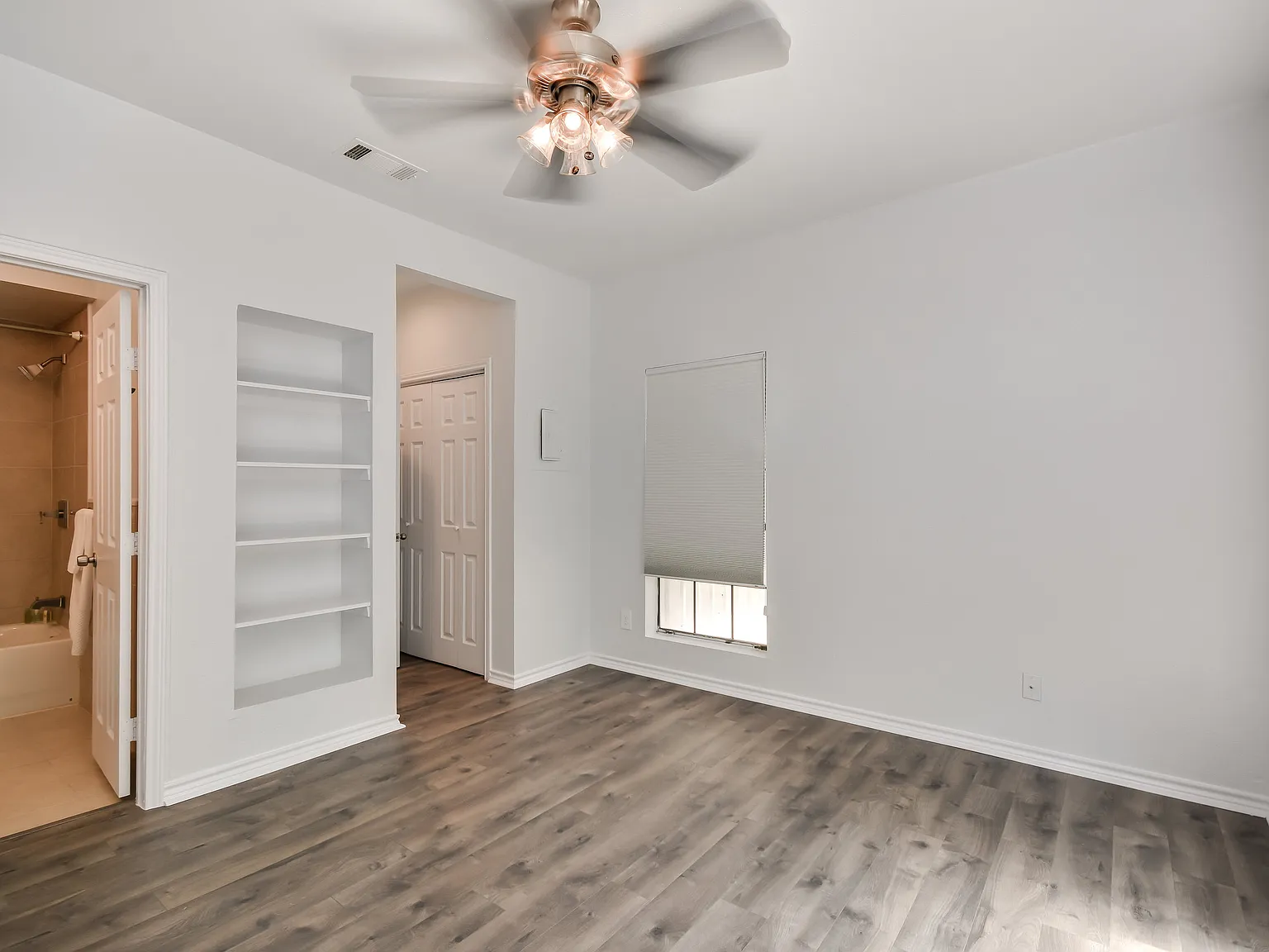 1908 San Antonio St Apt 201 — Photo 2
