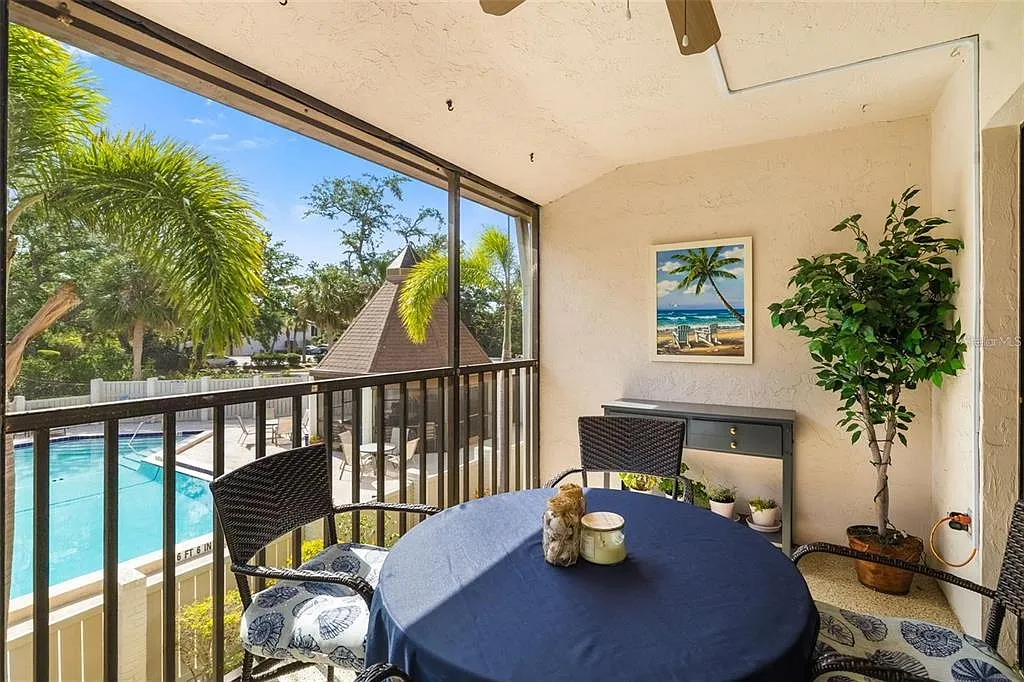 2 bed, 2.0 bath, 1065 sqft, $2,000 — Photo 3