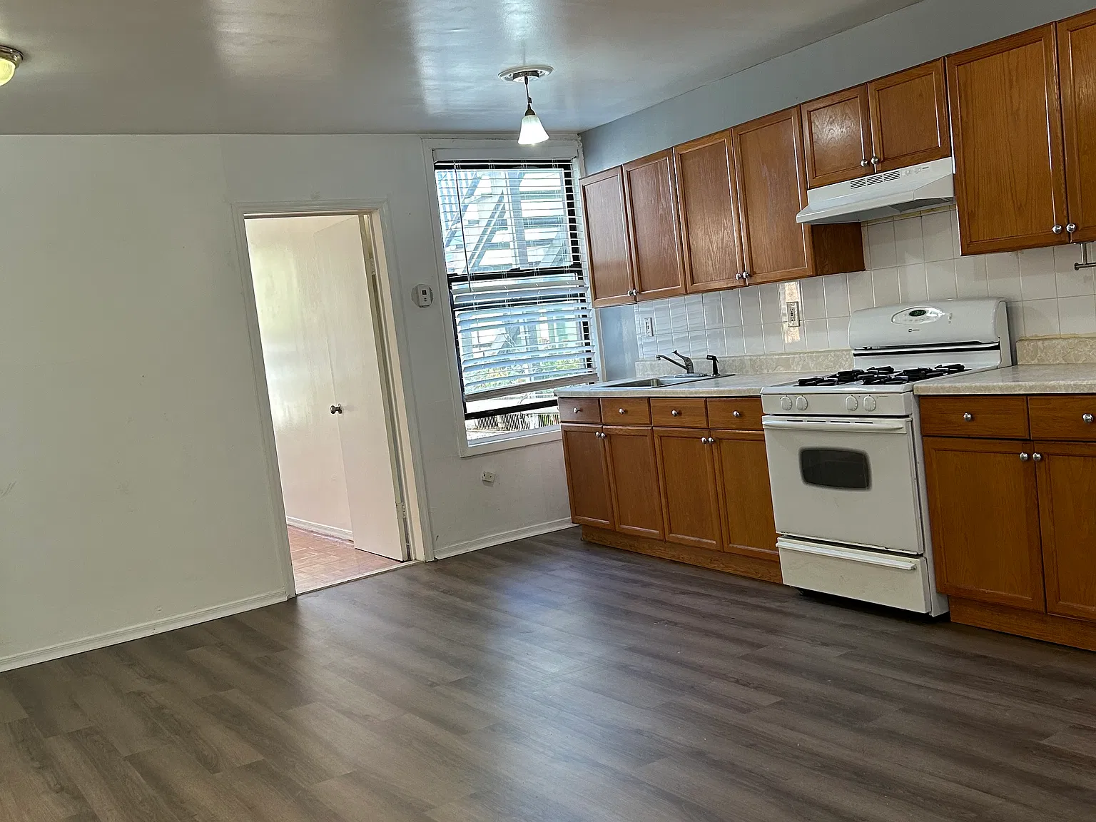 1 bed, 650 sqft, $1,750 — Photo 2