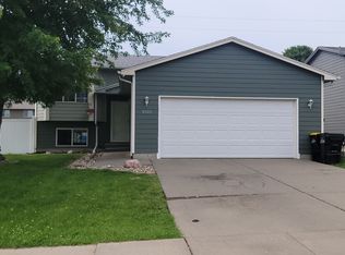 8105 W Stoney Creek St, Sioux Falls, SD 57106