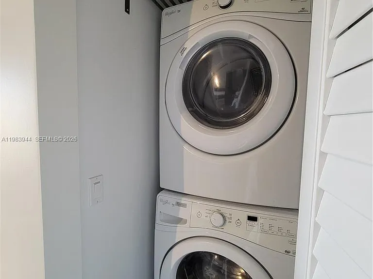 151 SE 1st St #1507 — Photo 12