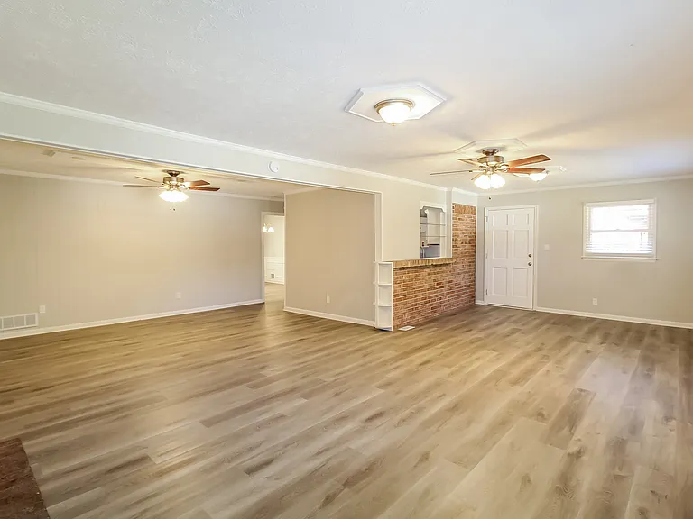 1634 Rhonda Ln — Photo 7