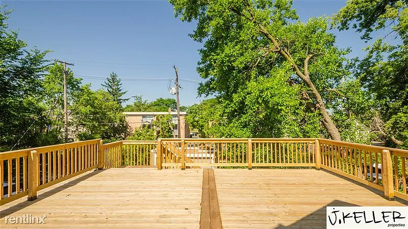 914 Sybil Street - 1 — Photo 3