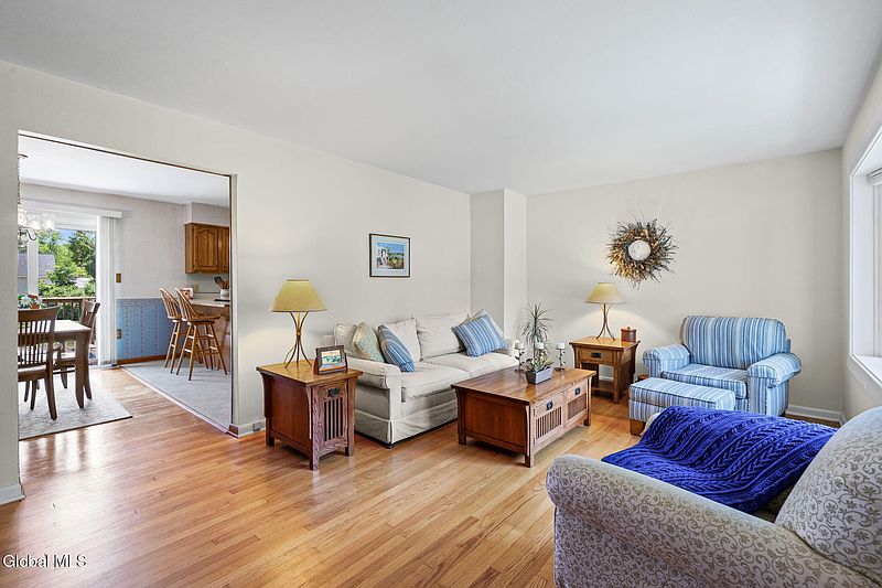 4th image of 3317 Maryvale Drive