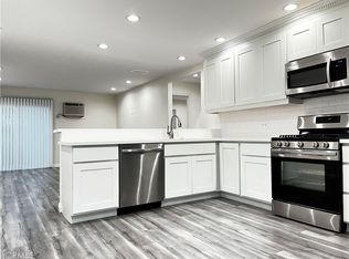 7631 Amazon Dr, Huntington Beach, CA 92647