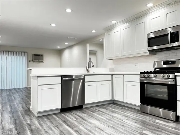 7631 Amazon Dr, Huntington Beach, CA 92647