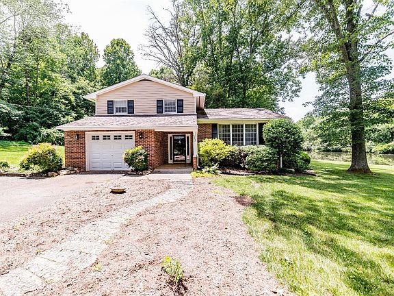 2nd image of 113 Ivy Lea Dr