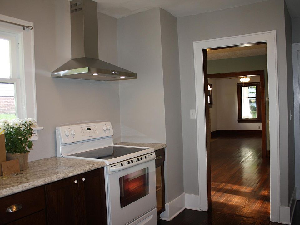 1st image of 440 Earl Ave