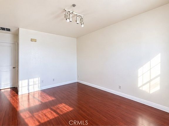 5th image of 313 S Curtis Ave