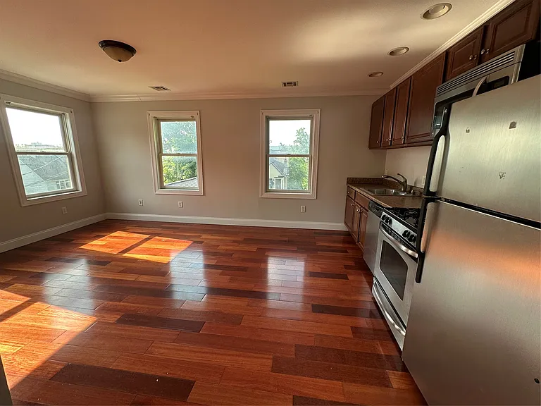 35 Mary St #2 — Photo 5