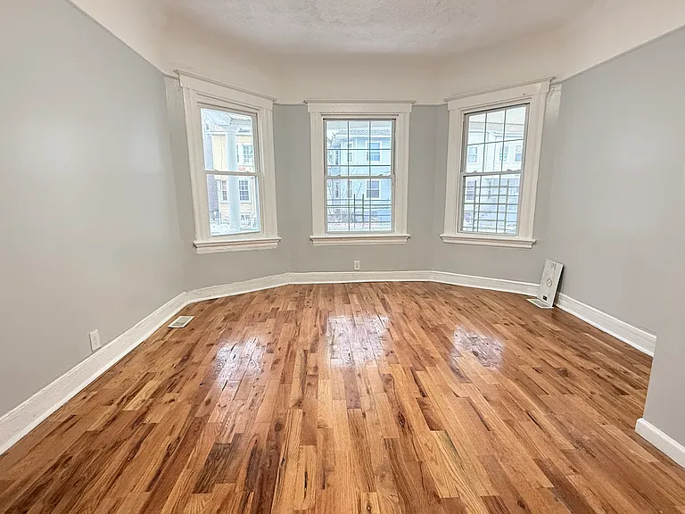 44 N 16th St #1 — Photo 3