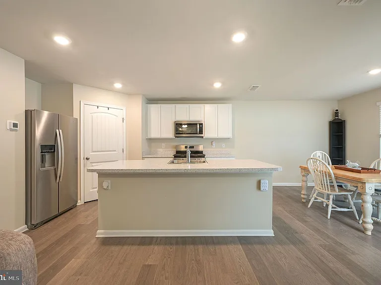 504 Currant Cir — Photo 5