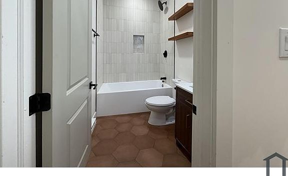 2nd image of 6049 Elmwood Ave #1