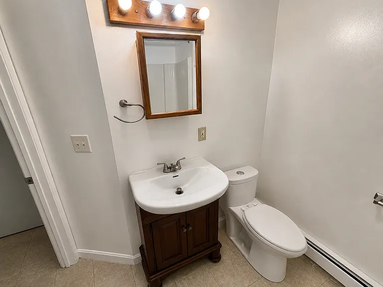 40 Colchester Ave — Photo 12
