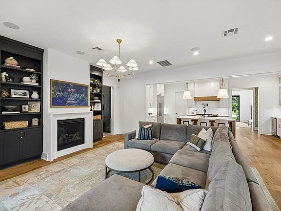 4th image of 1806 Cheshire Ln