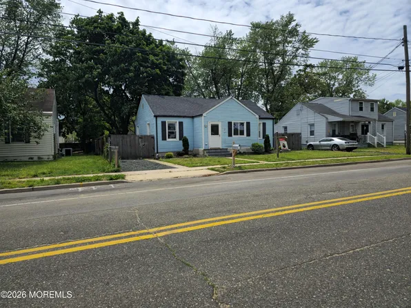 610 Chestnut Street, Lakehurst, NJ 08733