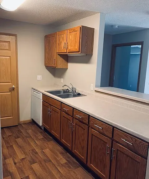 Crown Apartments — Photo 29