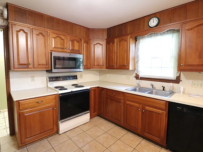 2130 W Main St — Photo 13
