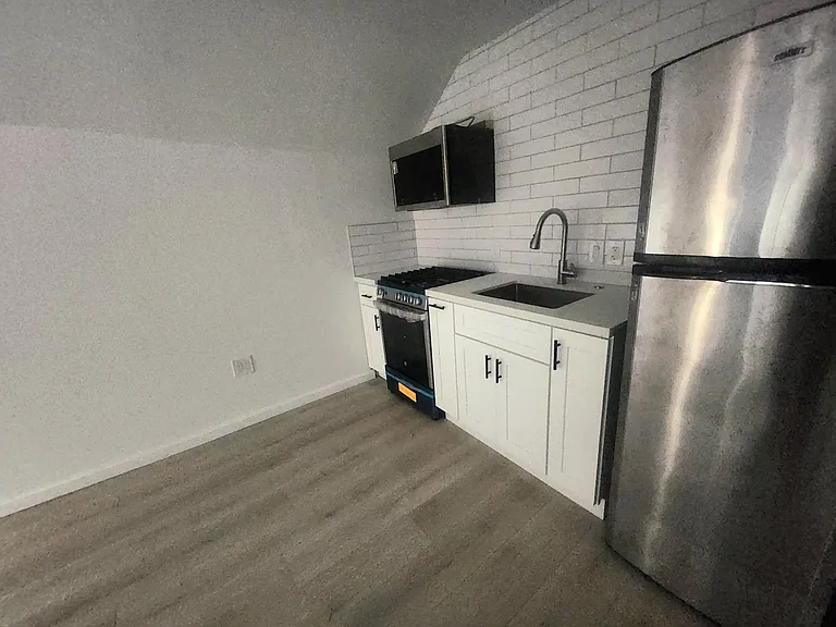 206 E Valencia Dr #B — Photo 4