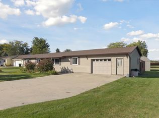 2218 S Nine Mile Rd, Kawkawlin, MI 48631