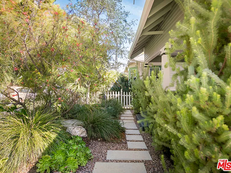 5676 Hub St — Photo 9