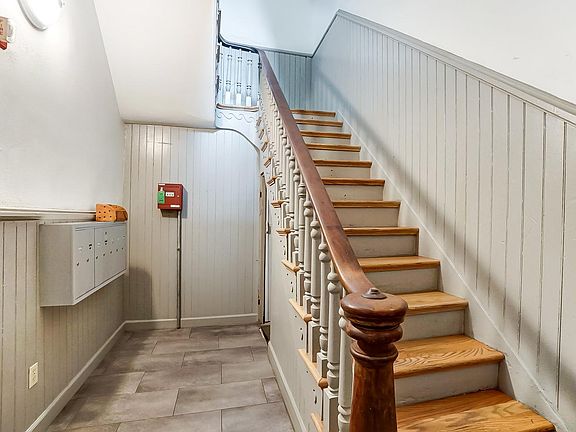 5th image of 4-1919 Elm St #4
