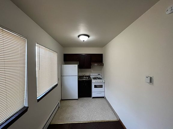 4th image of 601 S Randall Ave APT 11