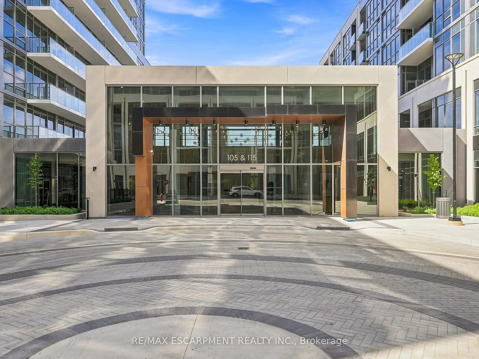 The Millhouse Condominiums — Photo 2