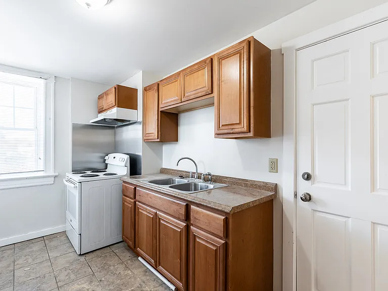 811 Lexington Ave #1 — Photo 15