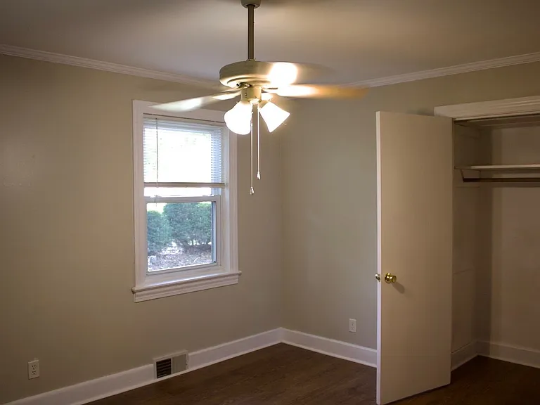 692 Brookdale Dr — Photo 6