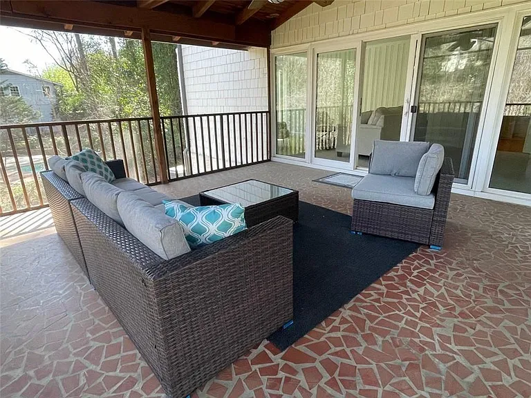 370 Herrington Dr NE — Photo 38