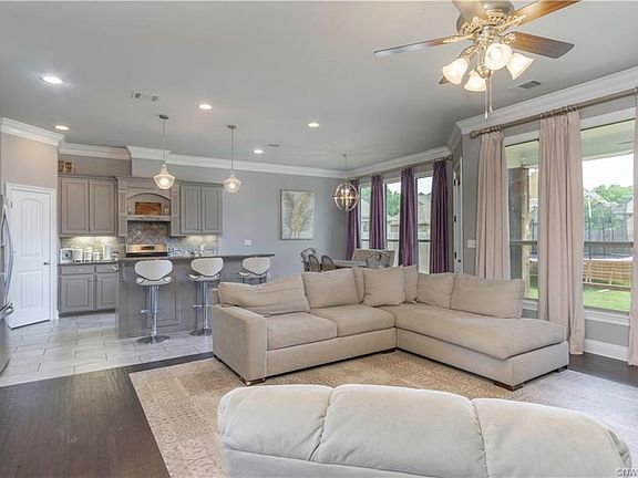 4th image of 205 Ballis Ln