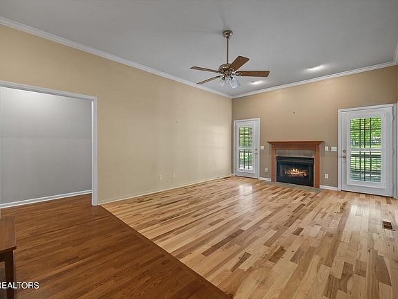 4th image of 22 Sugarbush Ln