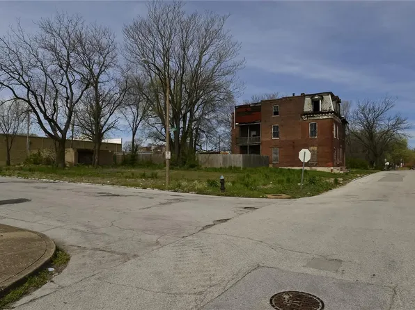 2705 Blair Ave, Saint Louis, MO 63106