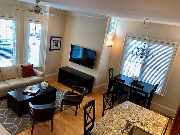 Dining nook completes this layout with plenty of space to seat 4-6.
